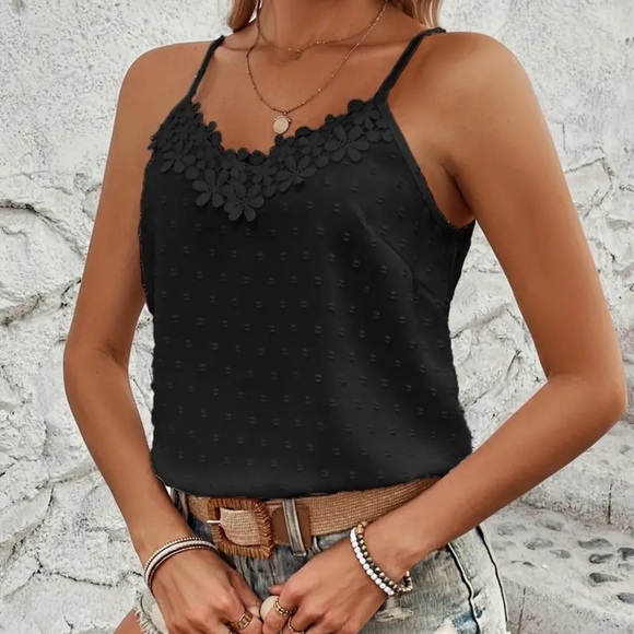 SO CHIC BOUTIQUE BLACK TANK! - Picture 4 of 6